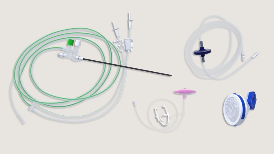 laparoszkópos műtéti egységcsomag összetevői: kameraizoláló, inszufflációs cső, füstszűrő